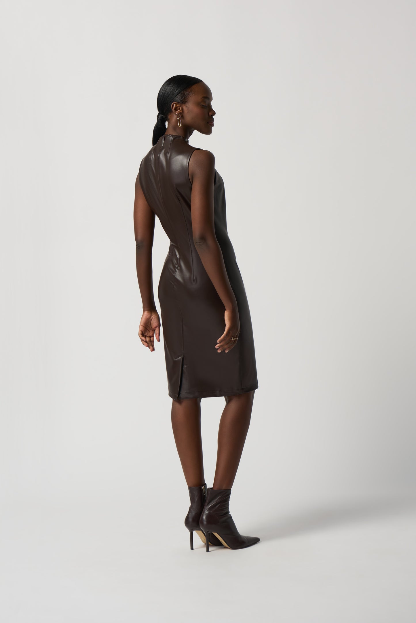 Vestido de piel sintetica moka 233010
