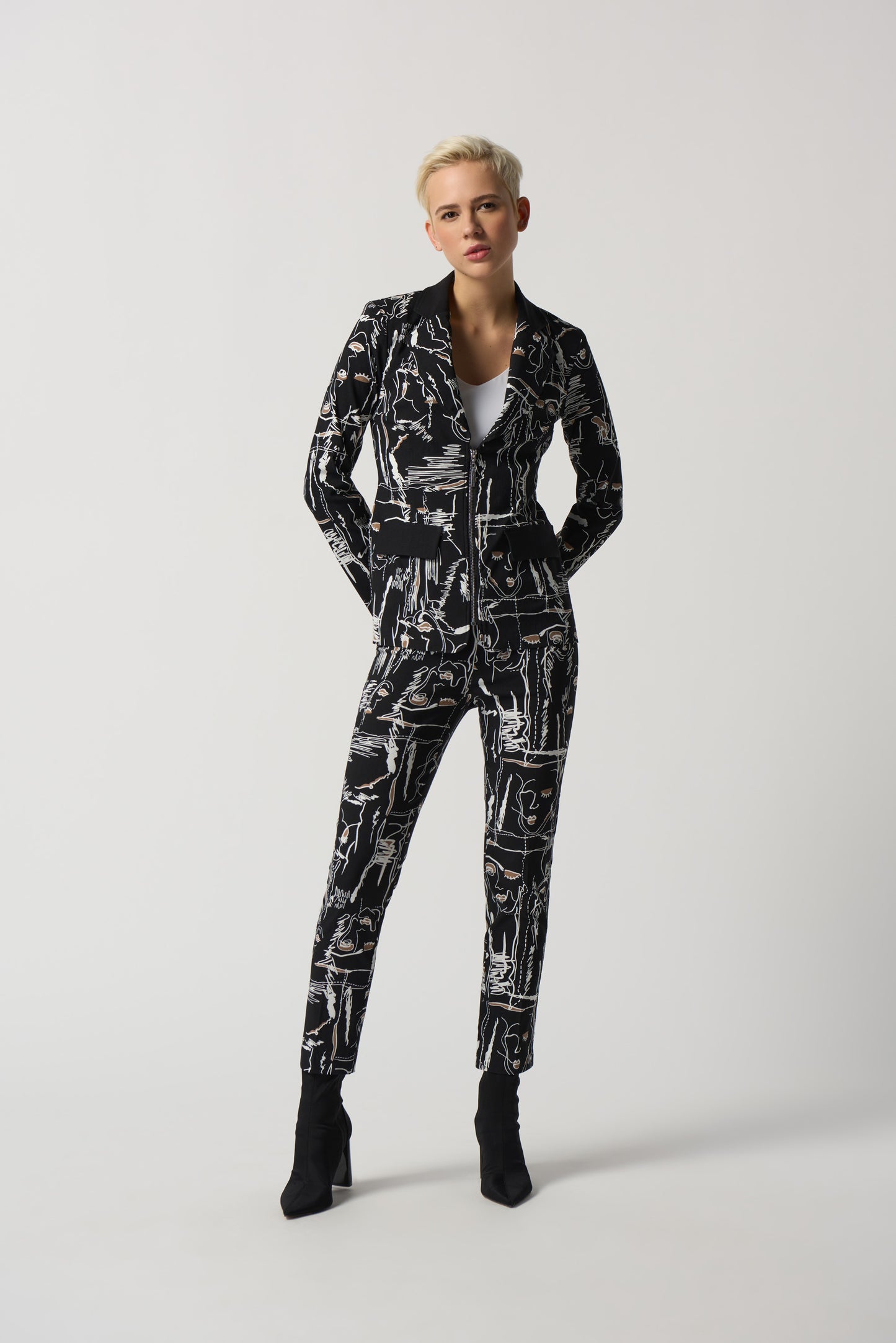 Pantalón estampado rostros negro 233278