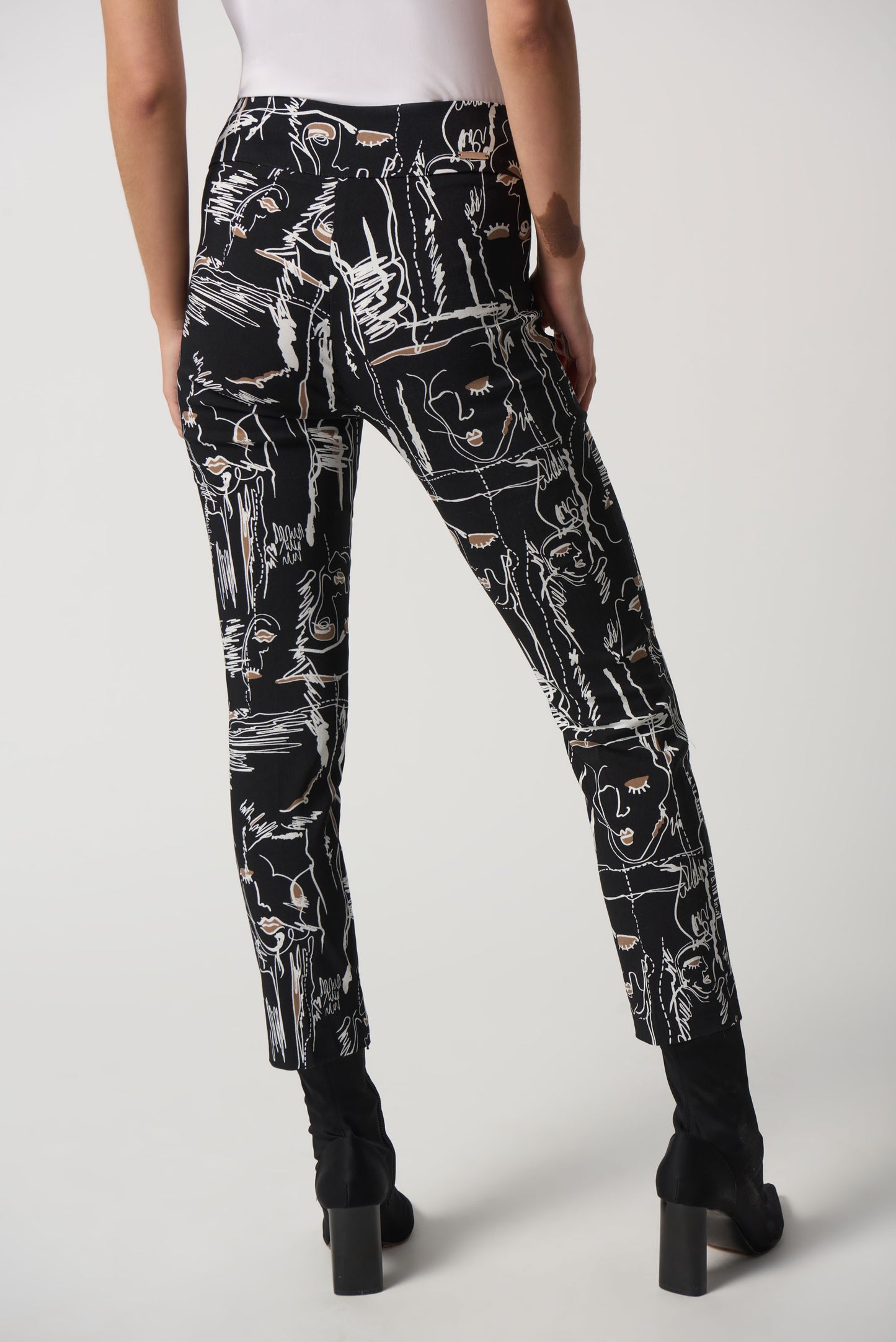 Pantalón estampado rostros negro 233278