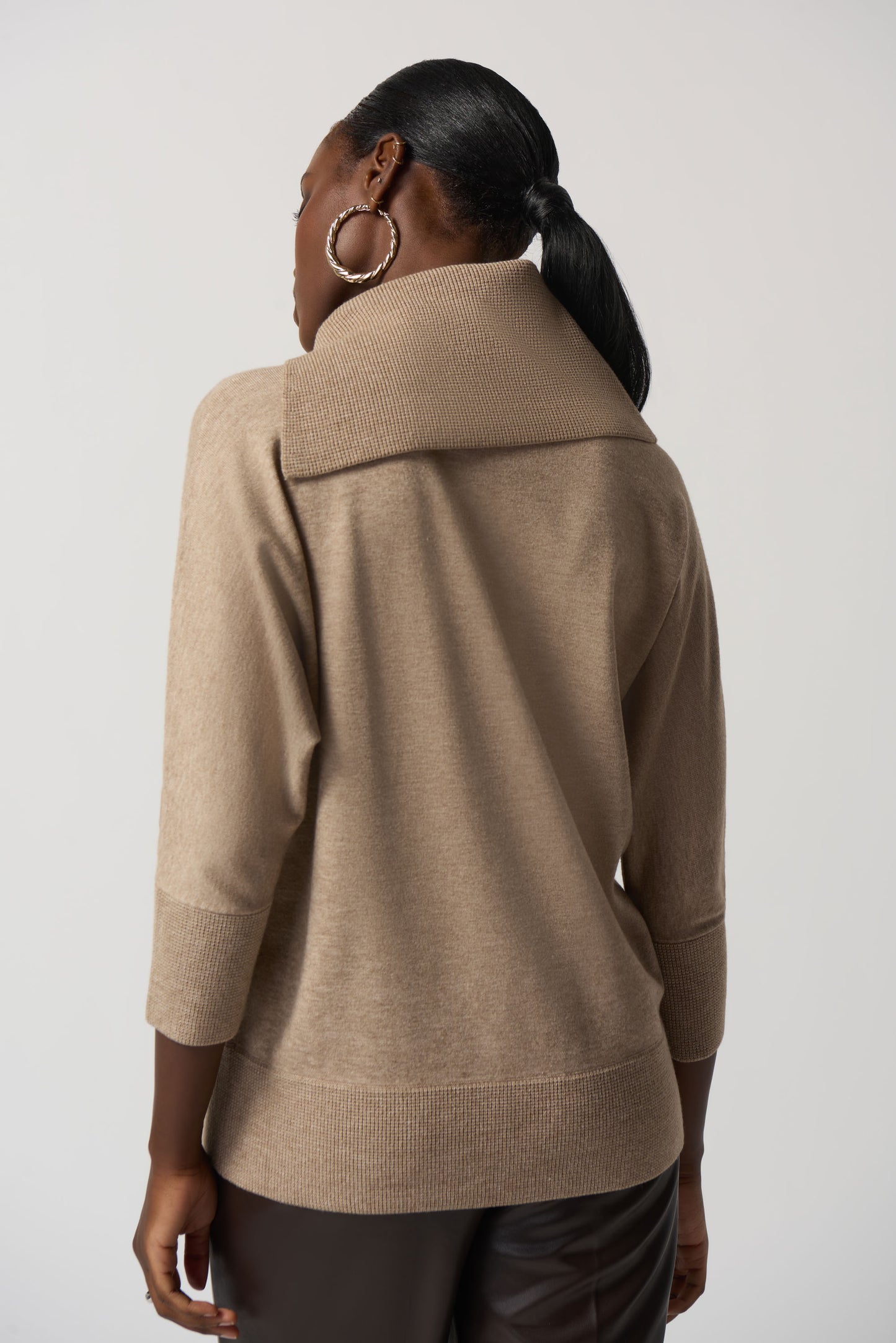 Sueter asimetrico latte 233955