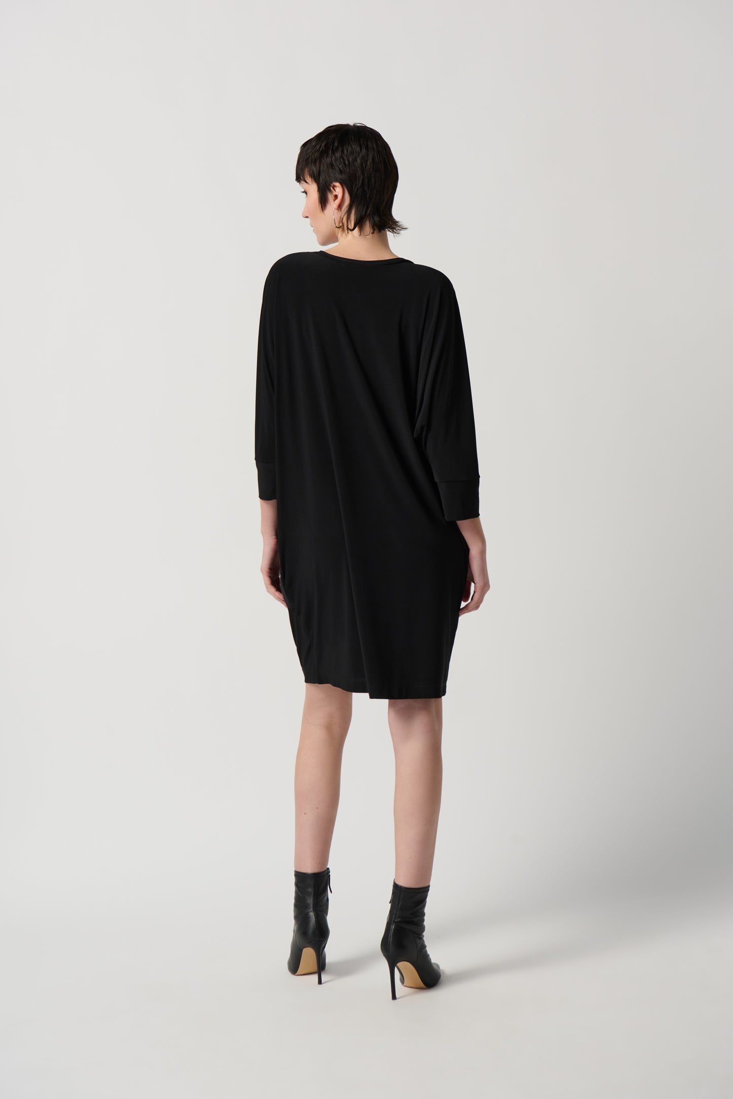 Vestido holgado negro 234159