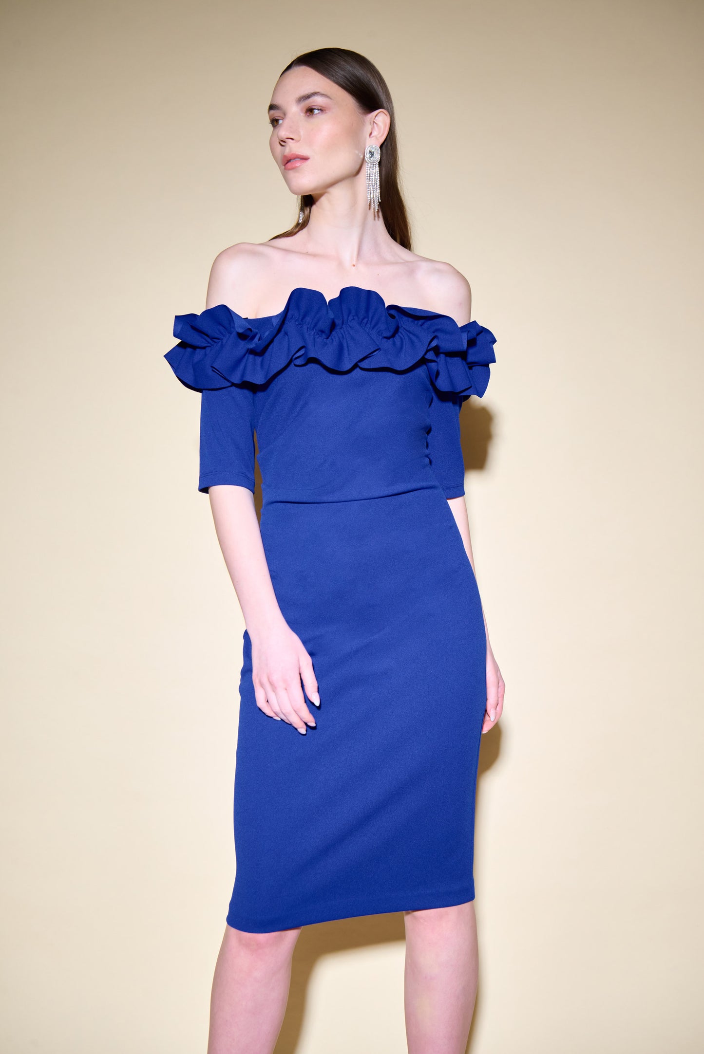 Vestido con hombros descubiertos azul rey 234716