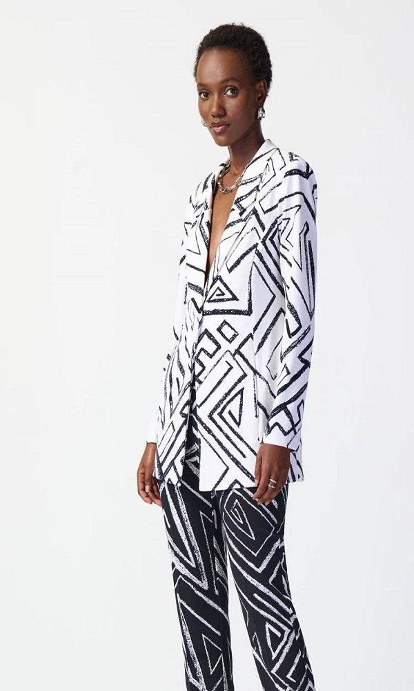 Saco tipo blazer vainilla con líneas geométricas 241034