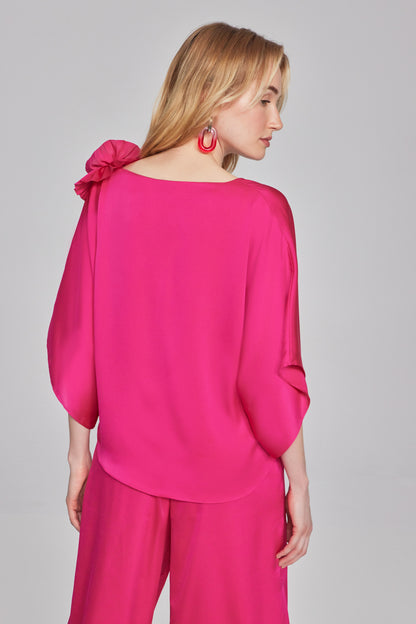 Blusa de raso con plisado rosa impactante 241767