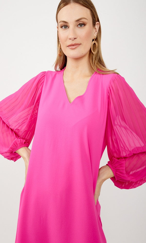 Vestido ultra rosa con manga larga plisada 242022