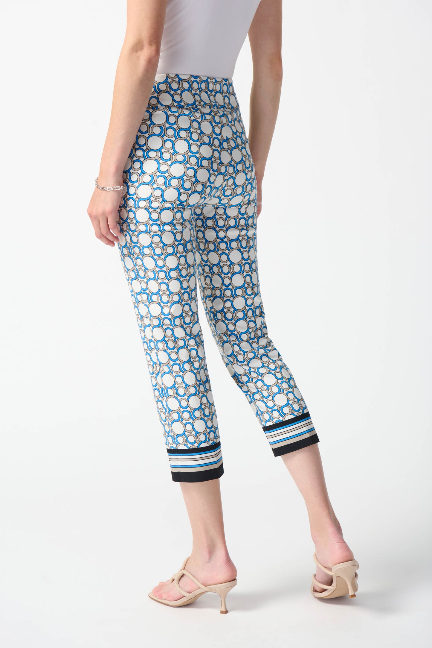 Pantalón capri con estampado geometrico 242148