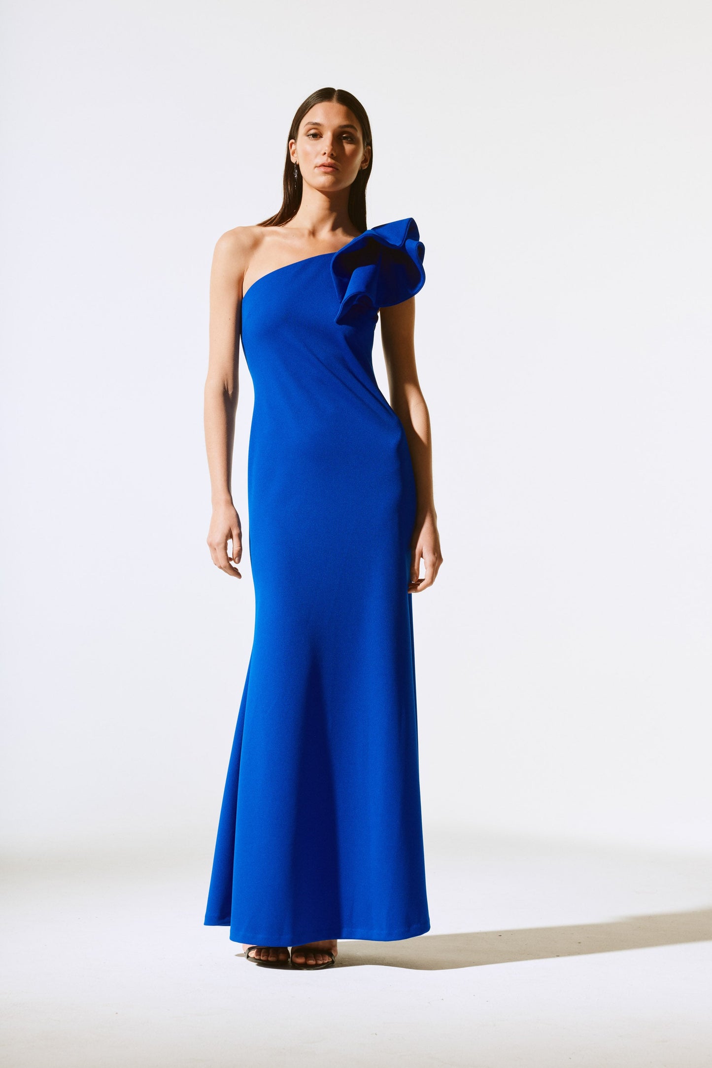 Vestido un hombro con volantes 243746
