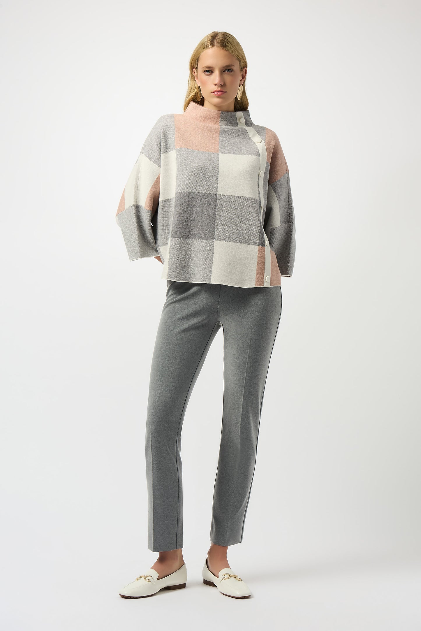 Suéter con estampado de tartán gris y rosa 243948F25