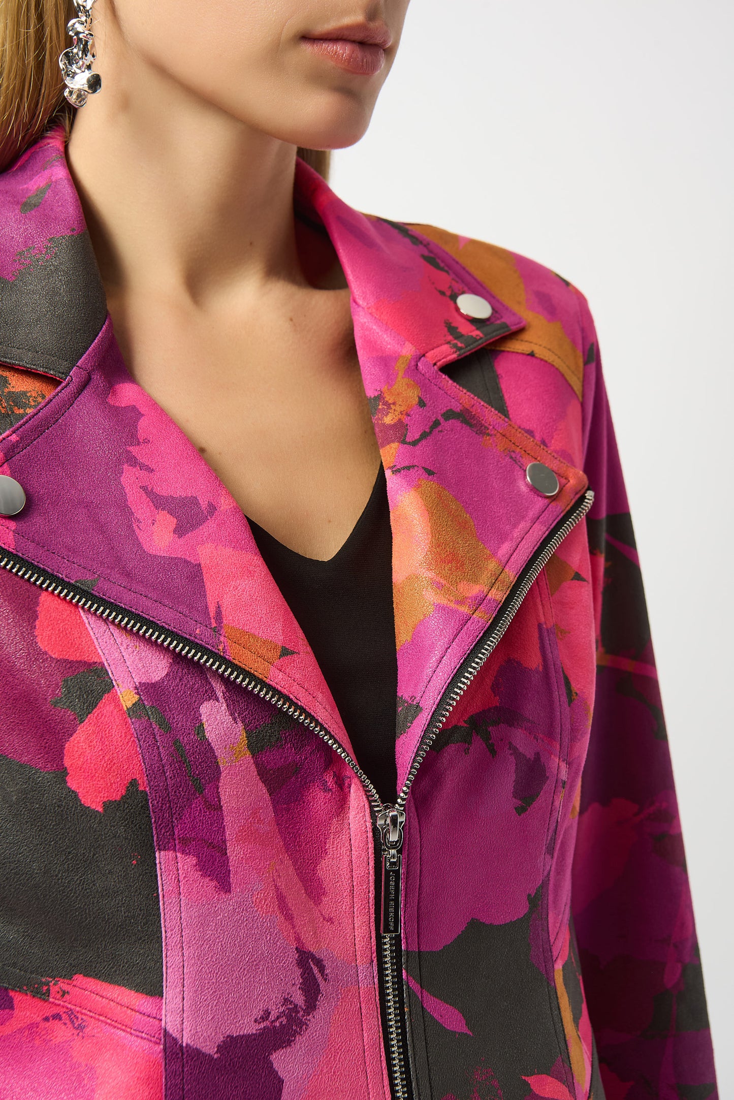 Chaqueta ajustada de ante sintético con estampado abstracto 253954