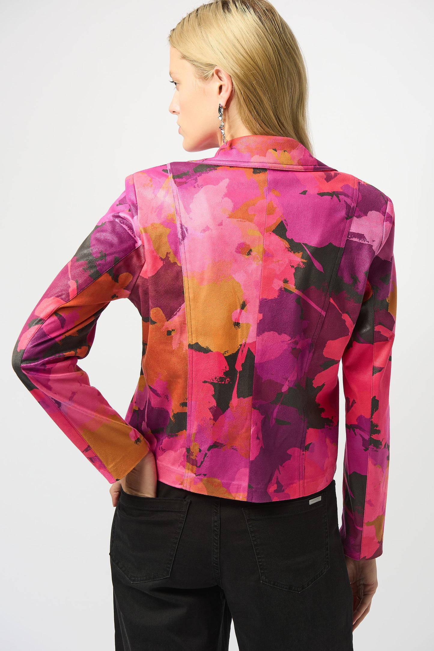 Chaqueta ajustada de ante sintético con estampado abstracto 253954