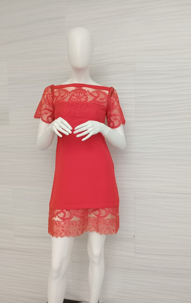 Vestido rojo corto con encaje AWI177170S – Chardin Boutique
