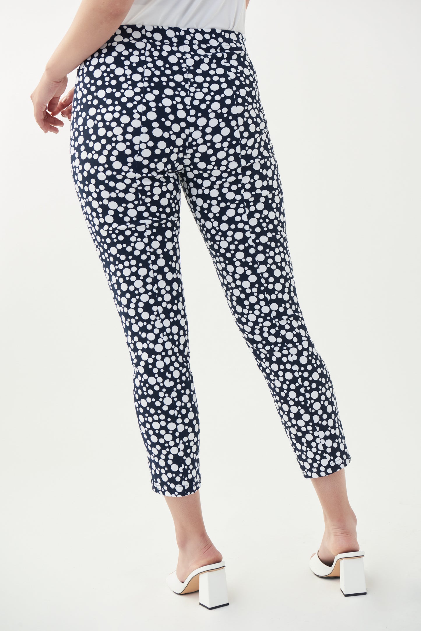 Pantalón capri estampado puntos 221318