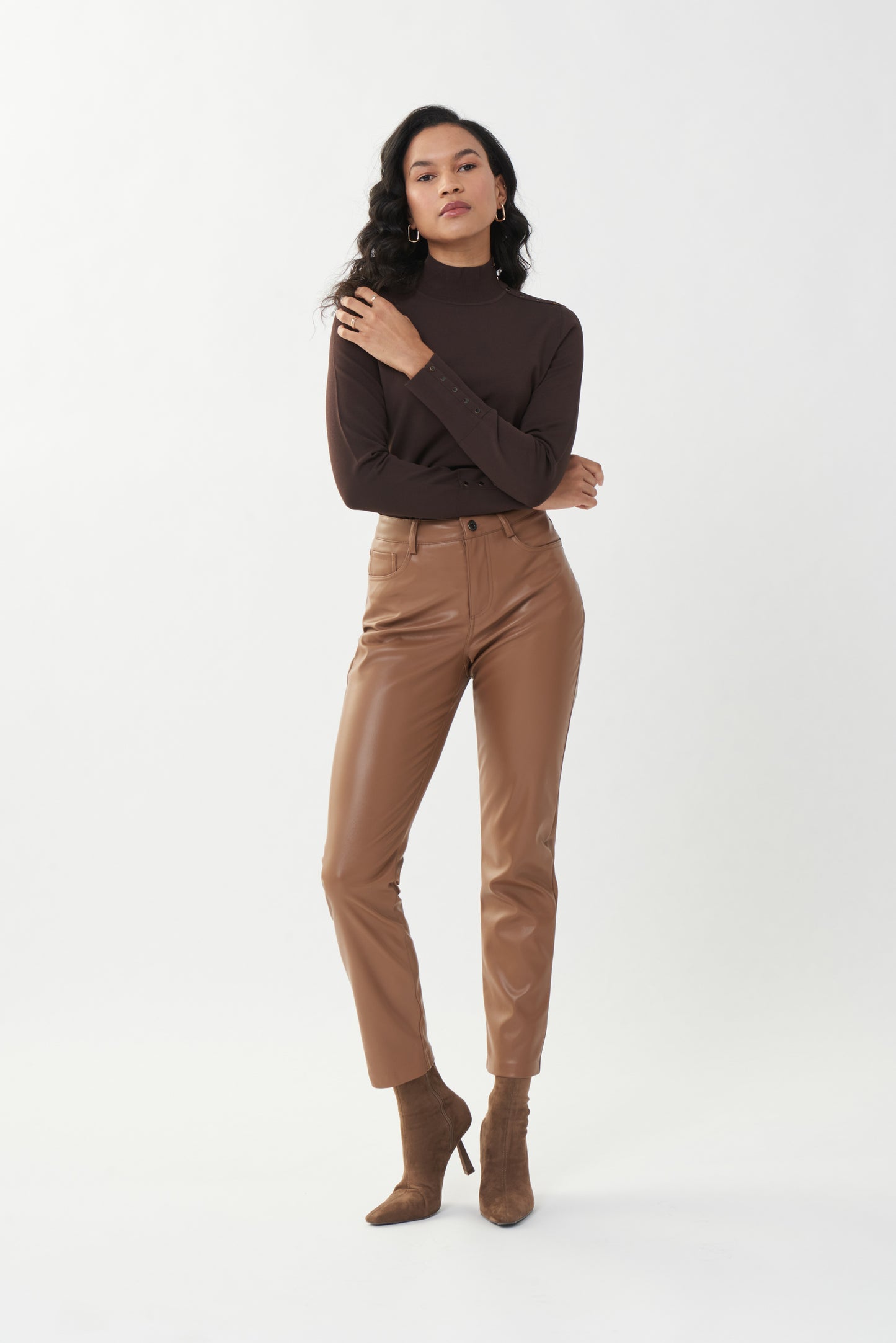 Sweater cuello alto café 223954