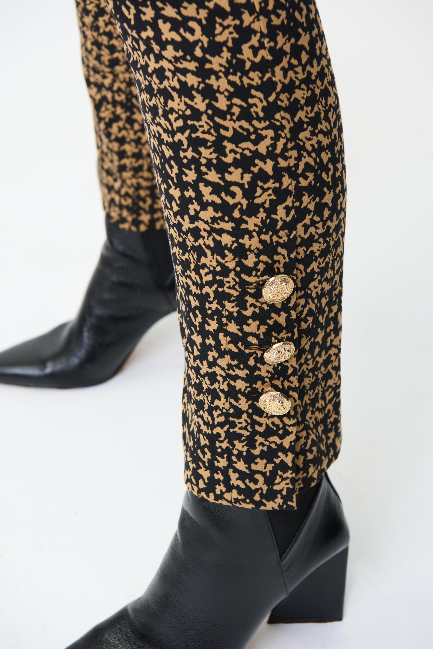 Pantal—n beige con negro 224113