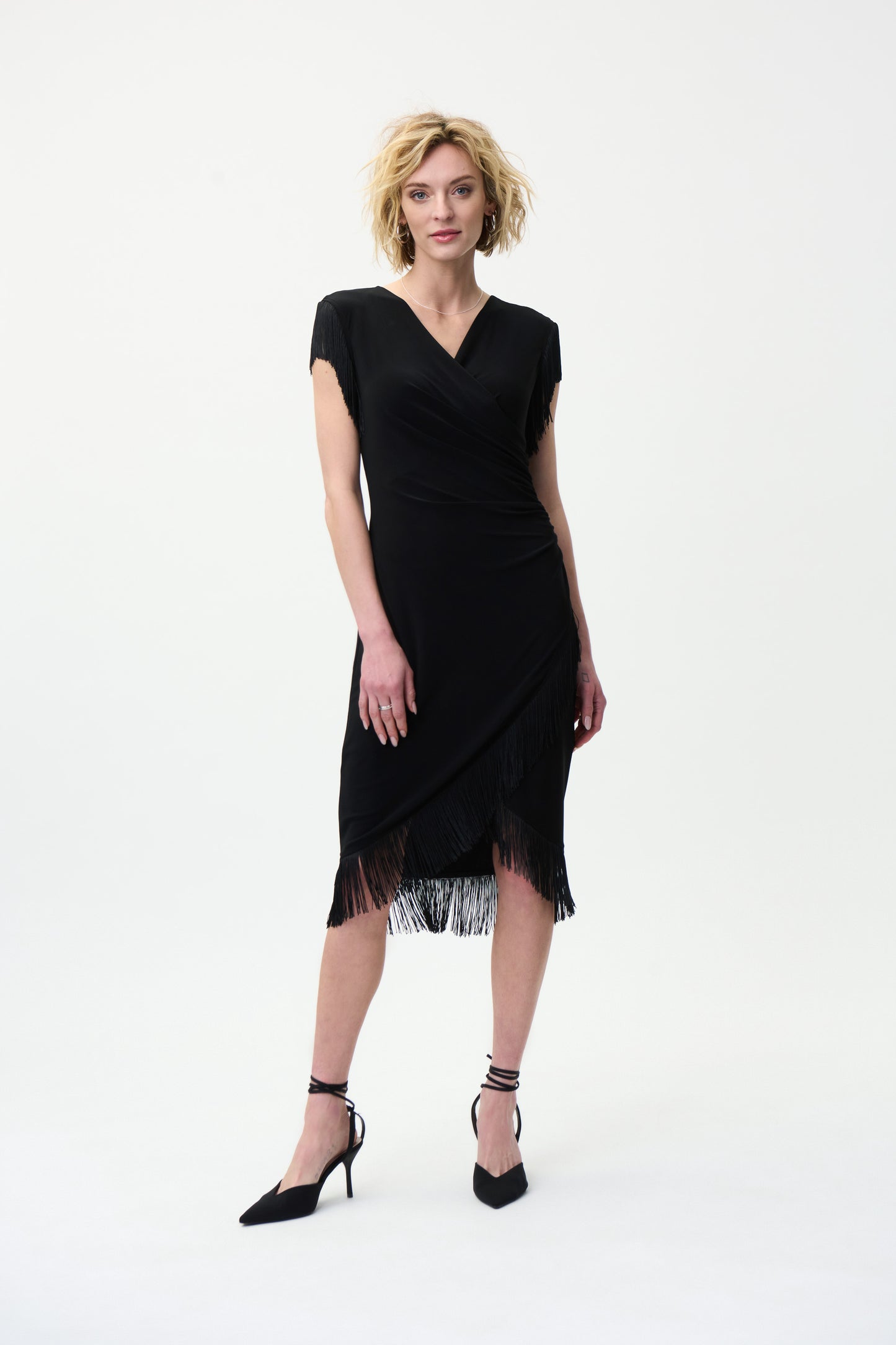 Vestido negro con flecos 224209