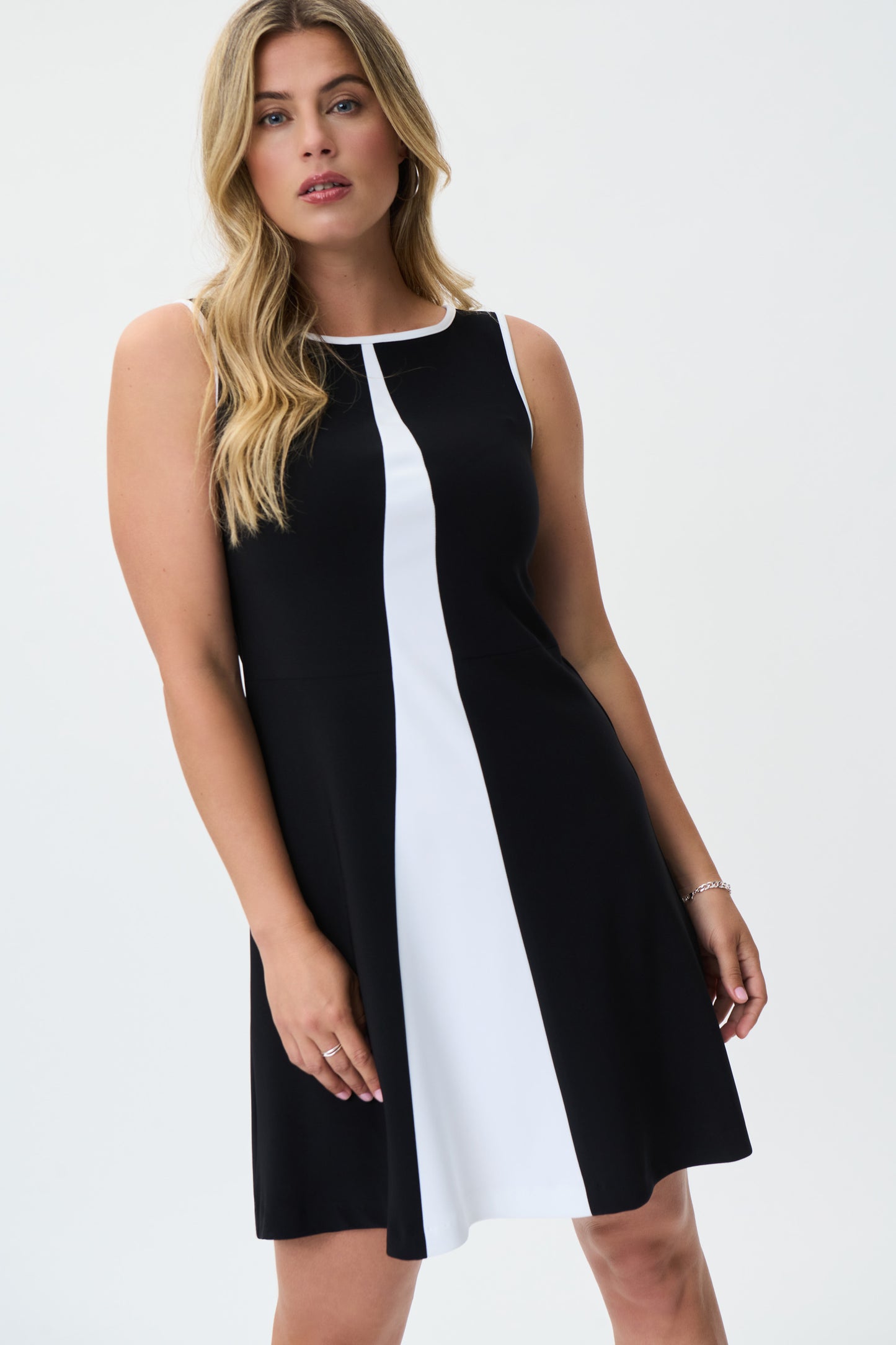 Vestido negro con blanco 231193