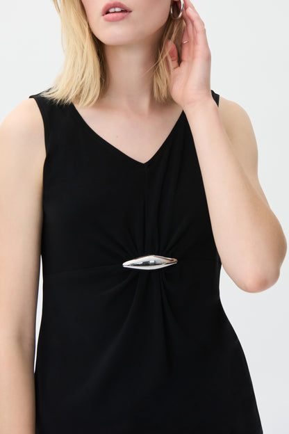 Top negro con broche 231304