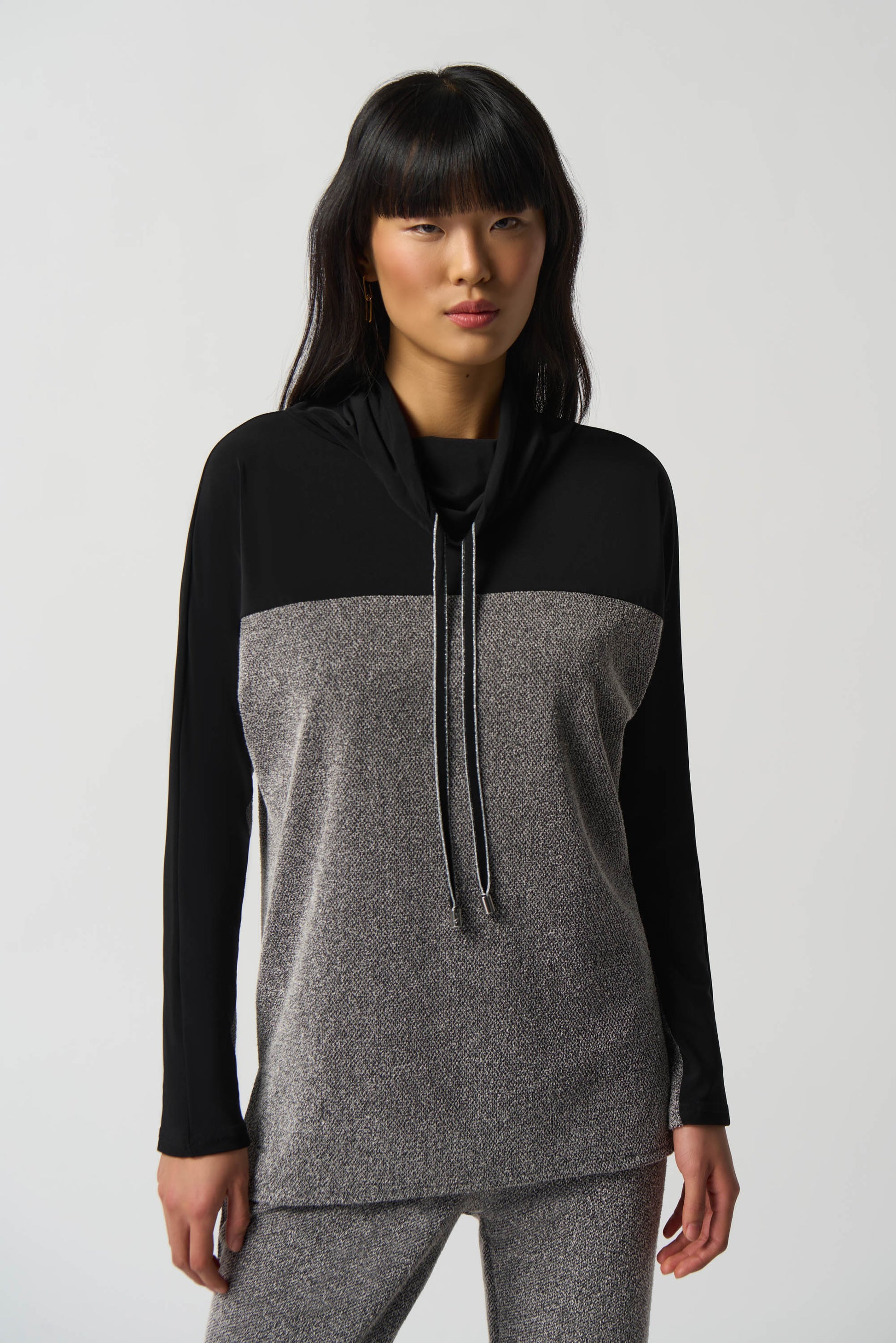 Sudadera gris y negro con brillo 233083 – Chardin Boutique