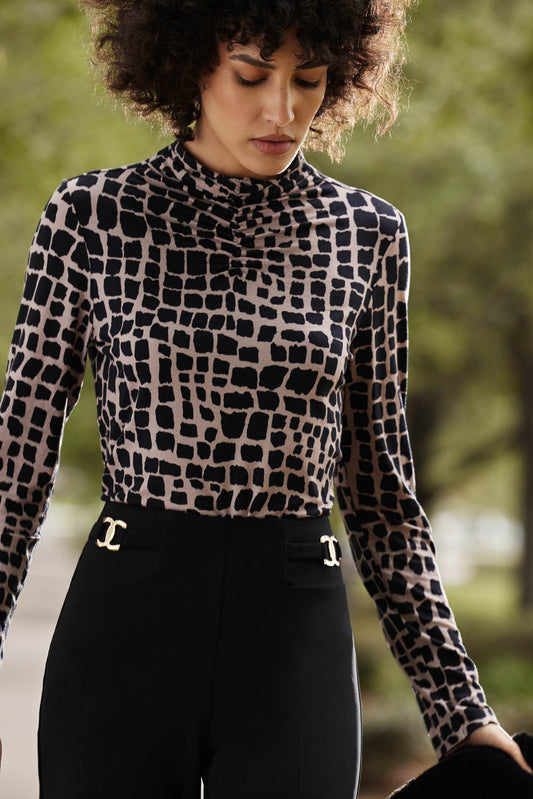 Blusa cuello alto animal print 233290
