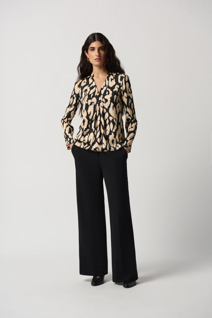 Blusa animal print con escote 234077