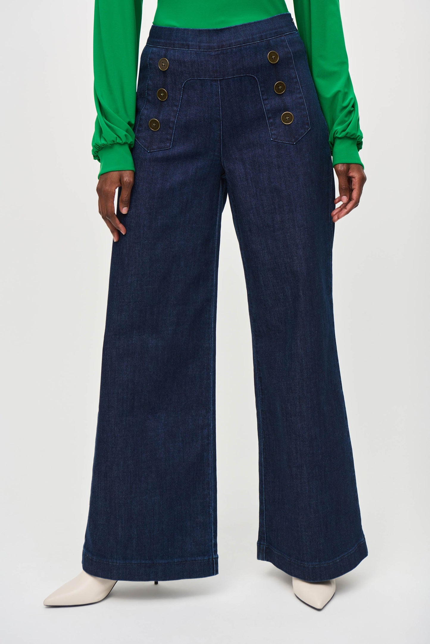 Pantalón acampanado con botones 243900