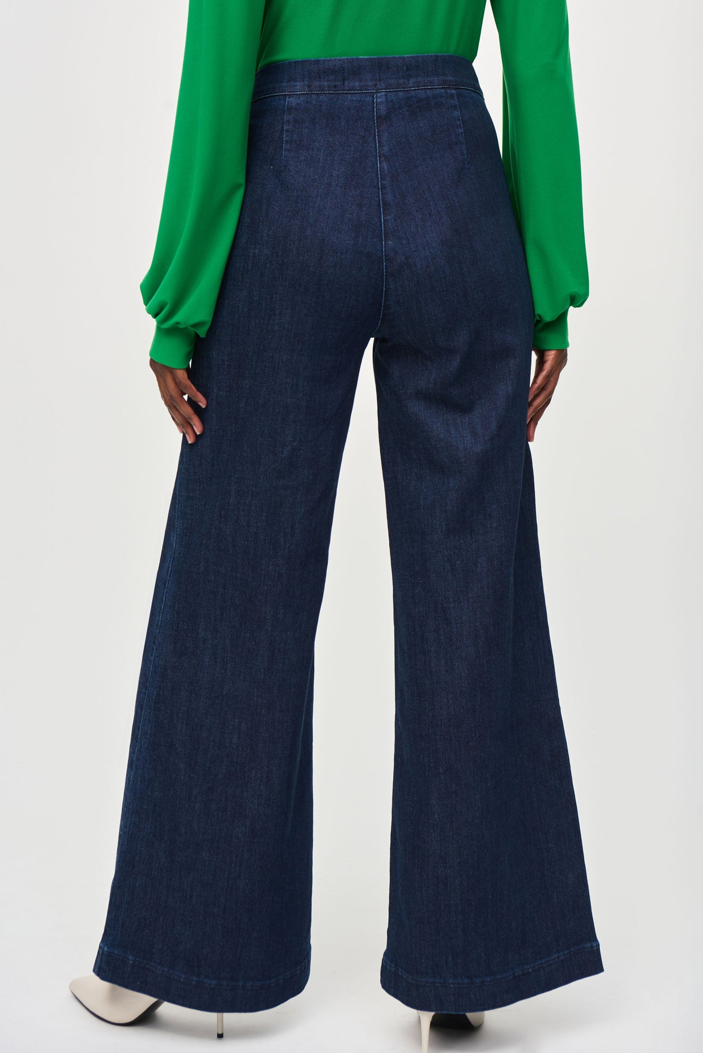 Pantalón acampanado con botones 243900
