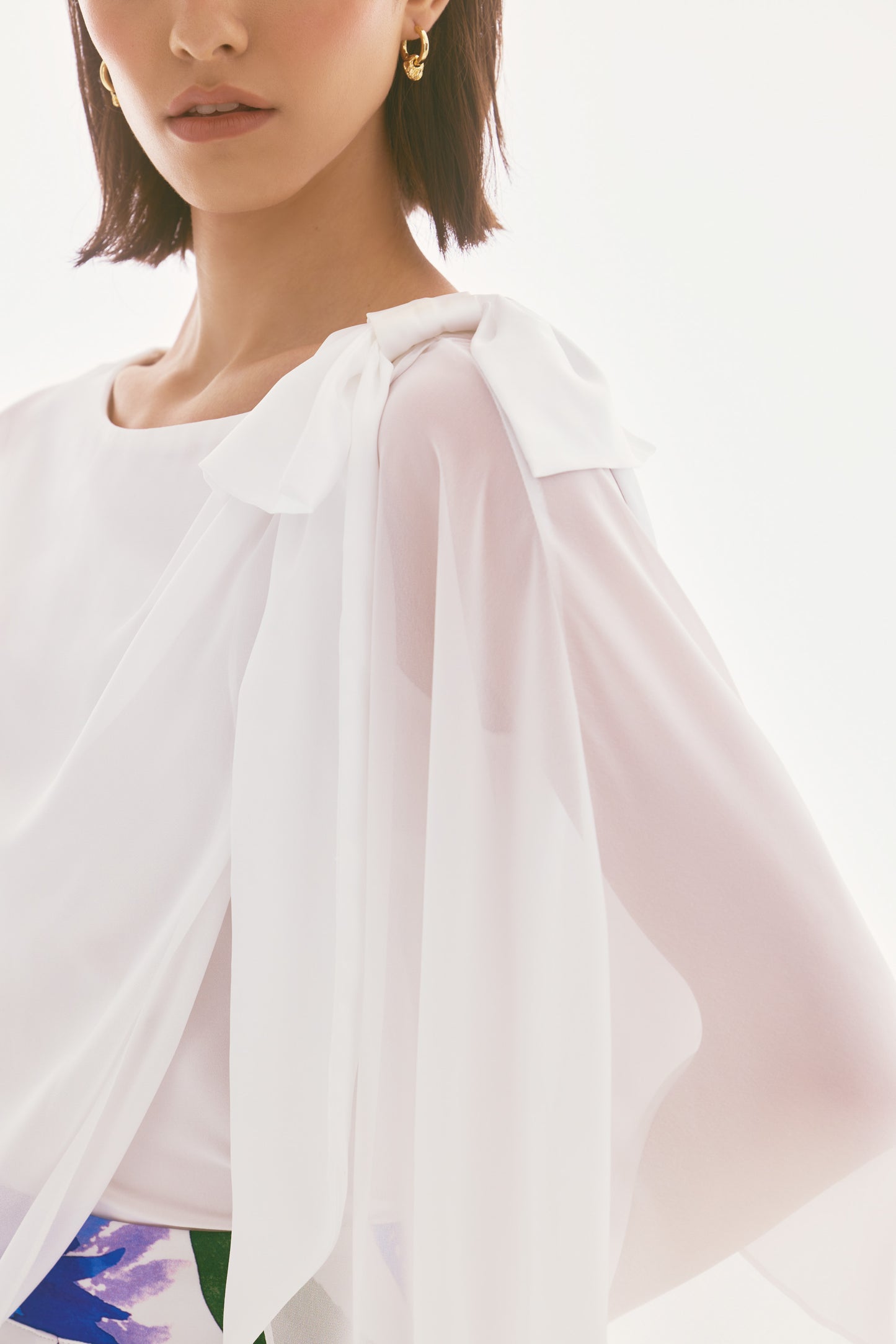 Blusa estilo poncho de gasa vainilla 251739 | Signature