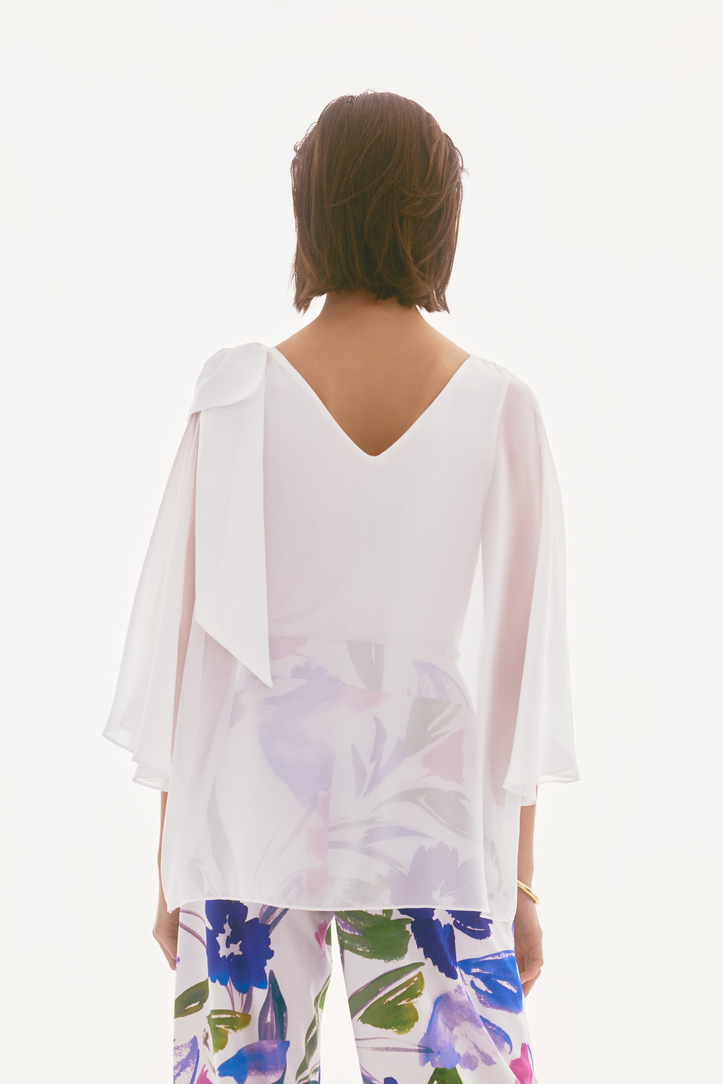 Blusa estilo poncho de gasa vainilla 251739 | Signature