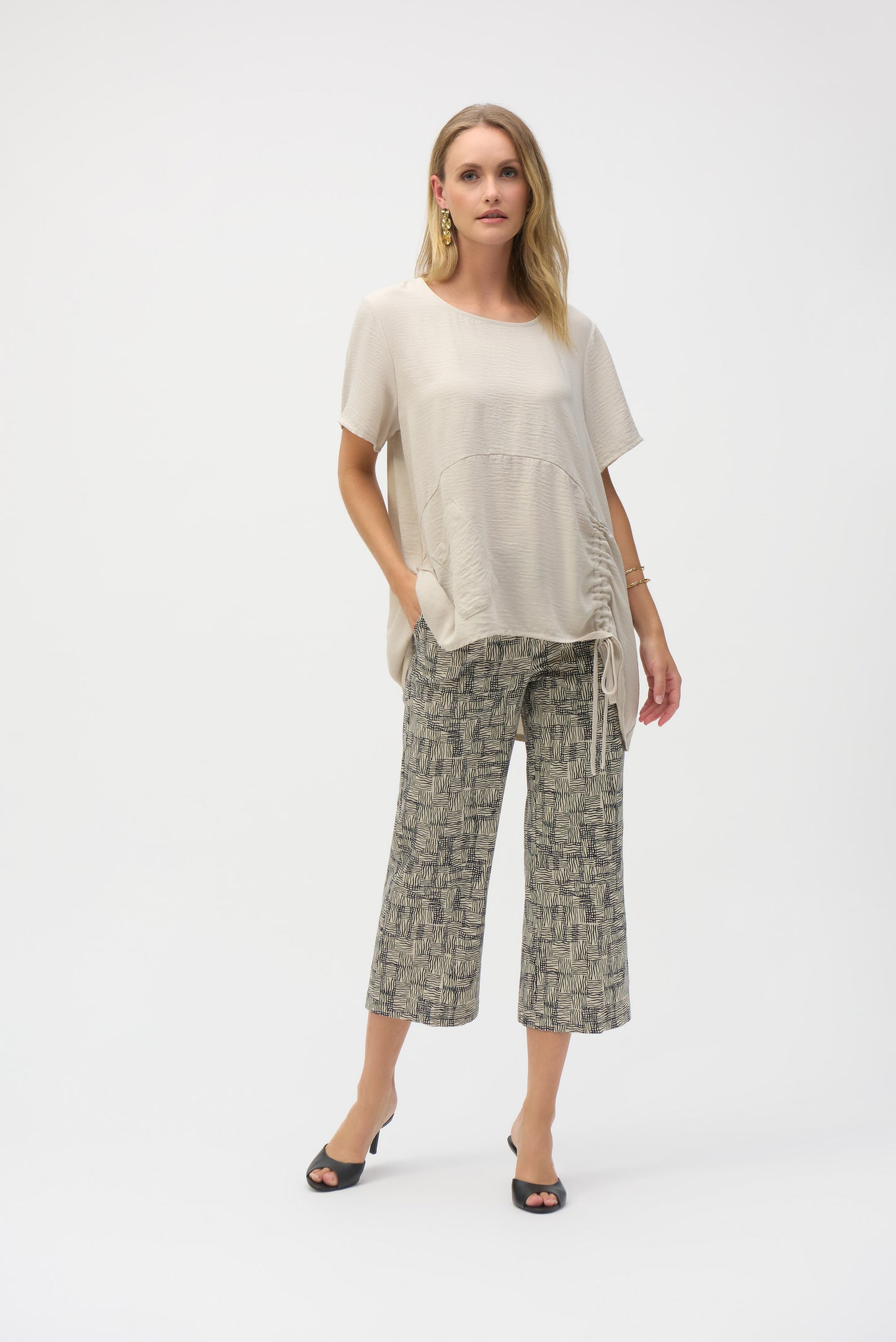 Pantalones culotte con estampado geométrico negro y vainilla 252123
