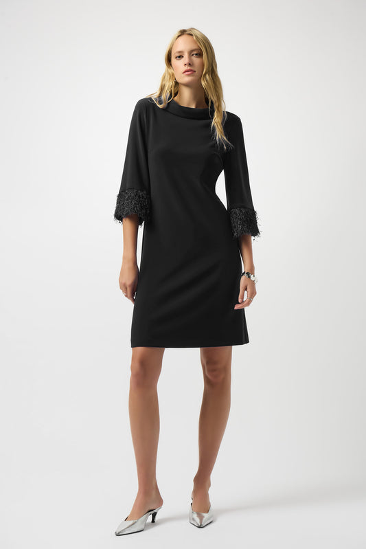 Vestido con flecos en puño negro 253054