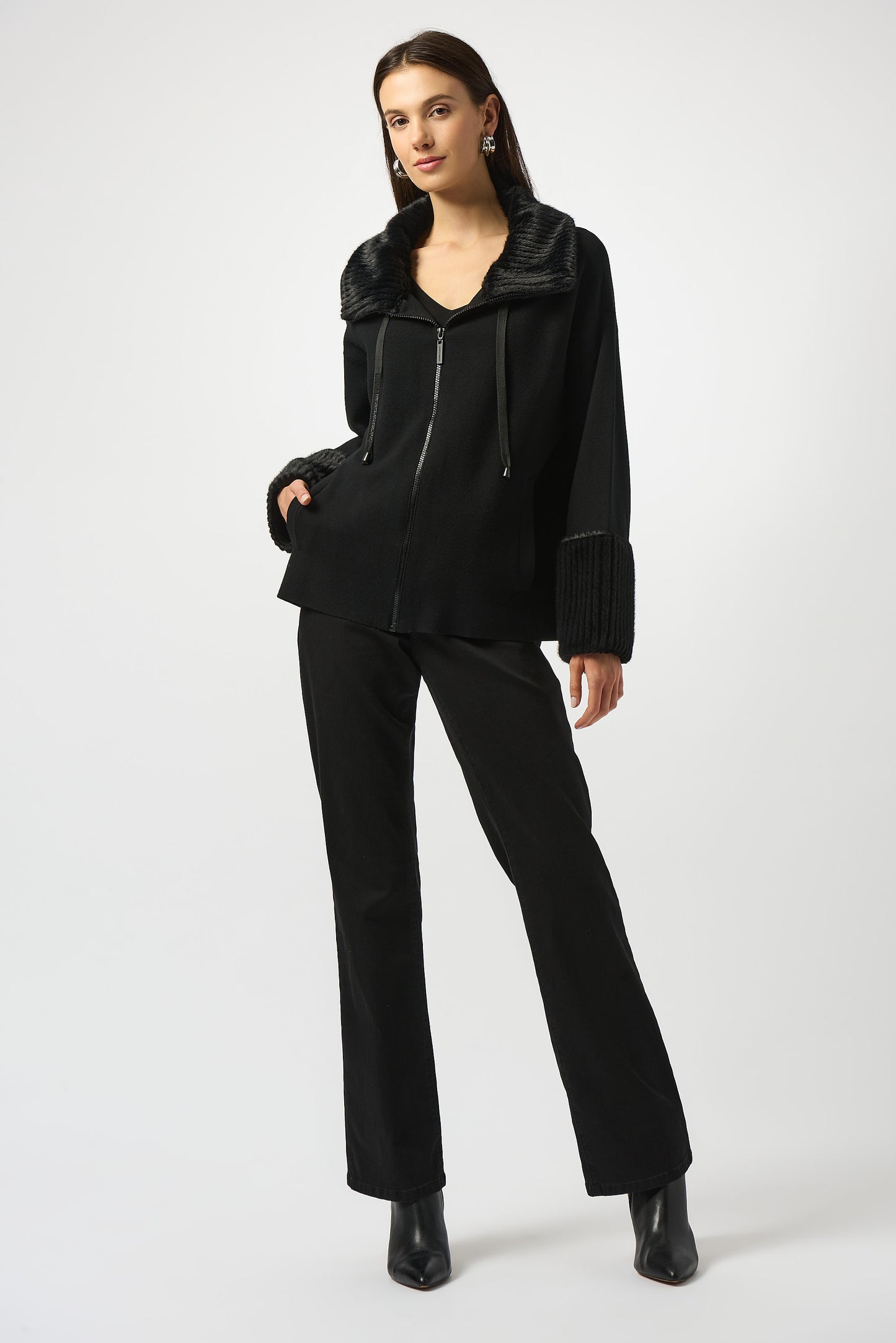 Chaqueta de punto de jersey con ribete de peluche negro 253905