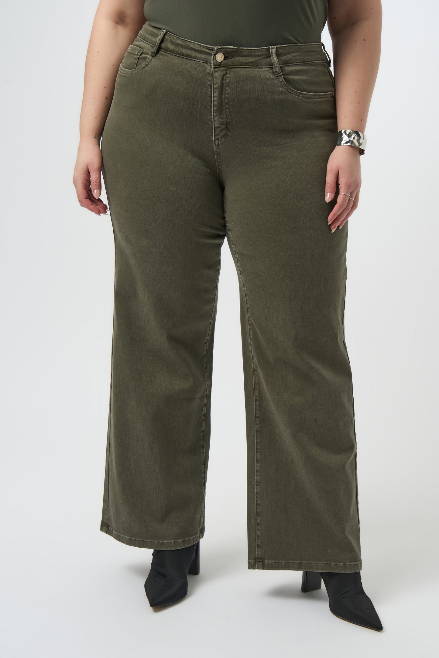 Jeans elásticos de pierna ancha verde aguacate 253950