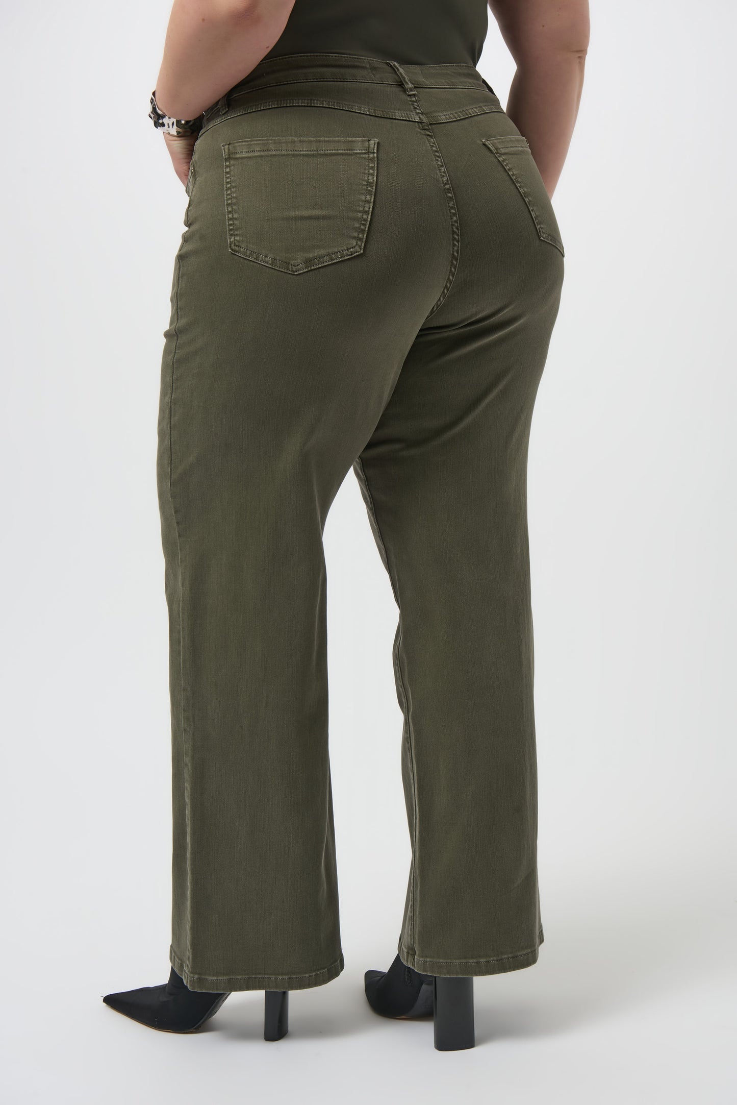 Jeans elásticos de pierna ancha verde aguacate 253950