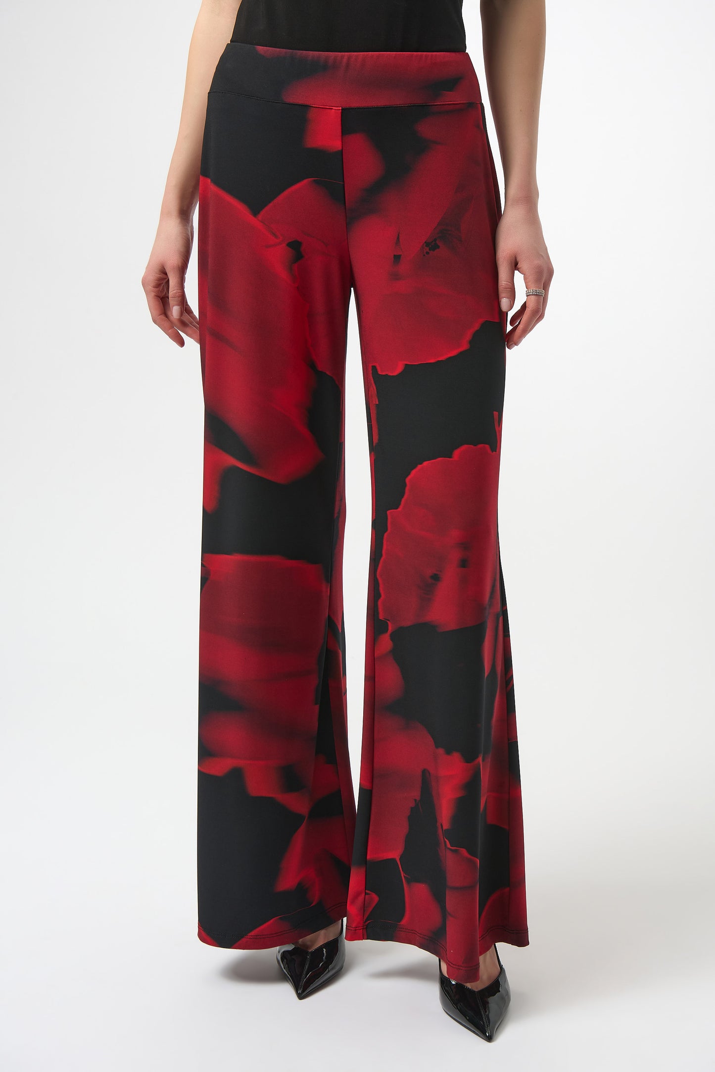 Pantalón de pierna ancha con estampado abstracto rojo 254198