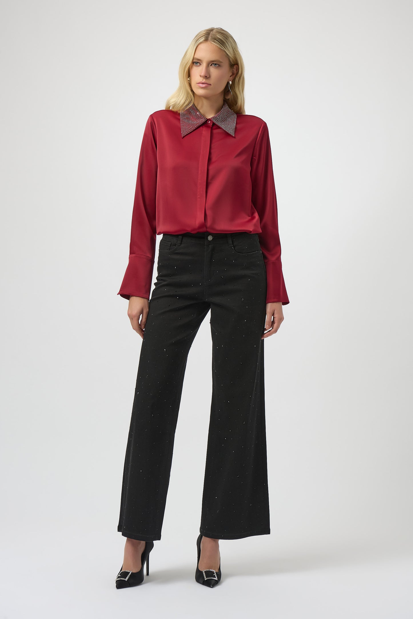 Blusa satinada con cuello adornado rojo cereza 254926