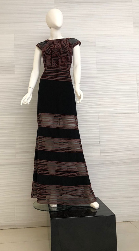 Vestido negro con bordado tribal en tinto AUS16638LX