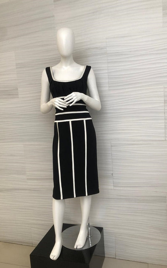 Vestido negro de coctel con vigos WJ86271MX