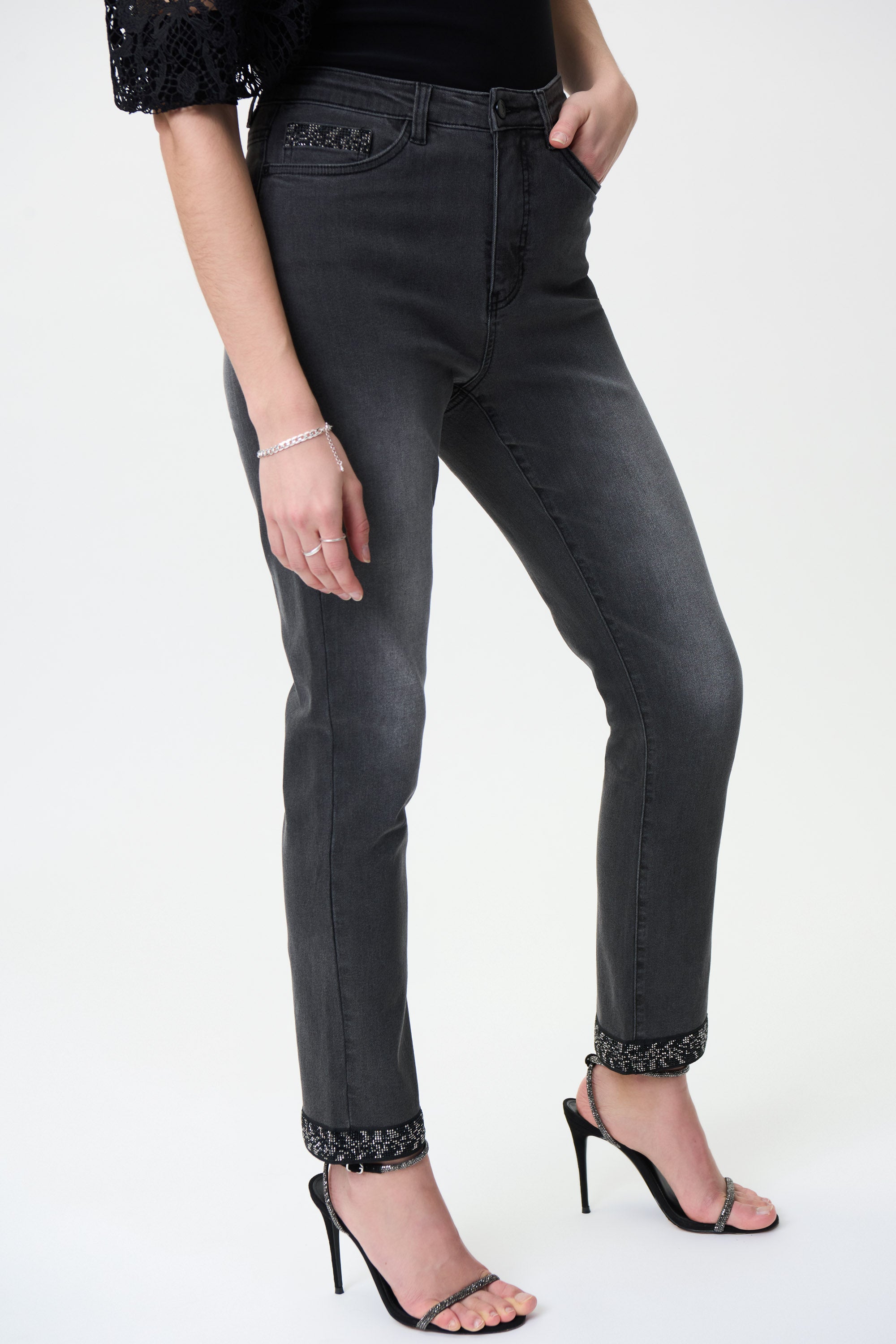 Gris oscuro online pantalon