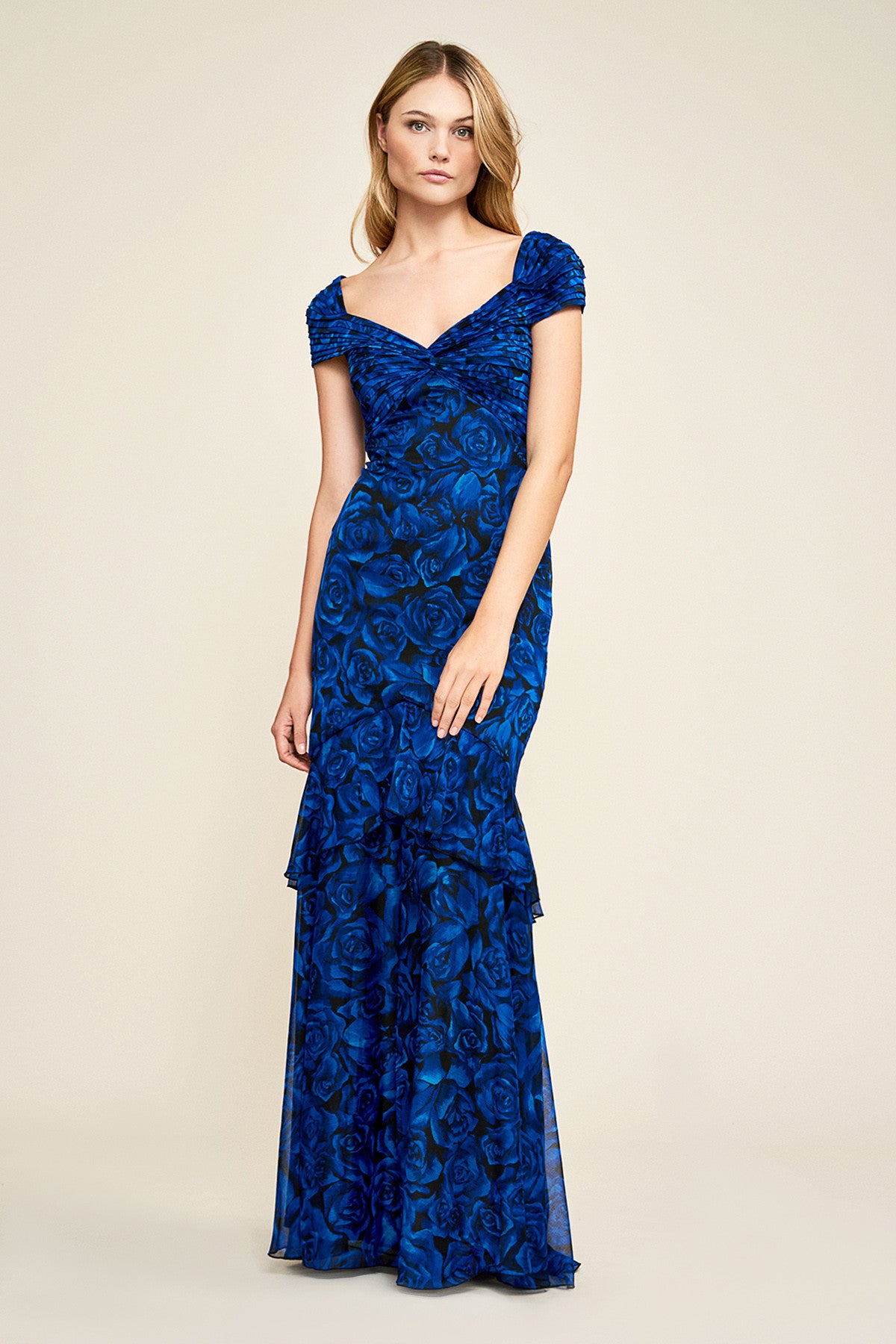 Vestido estampado de flores azules con encaje negro 17607 Tadashi Shoji
