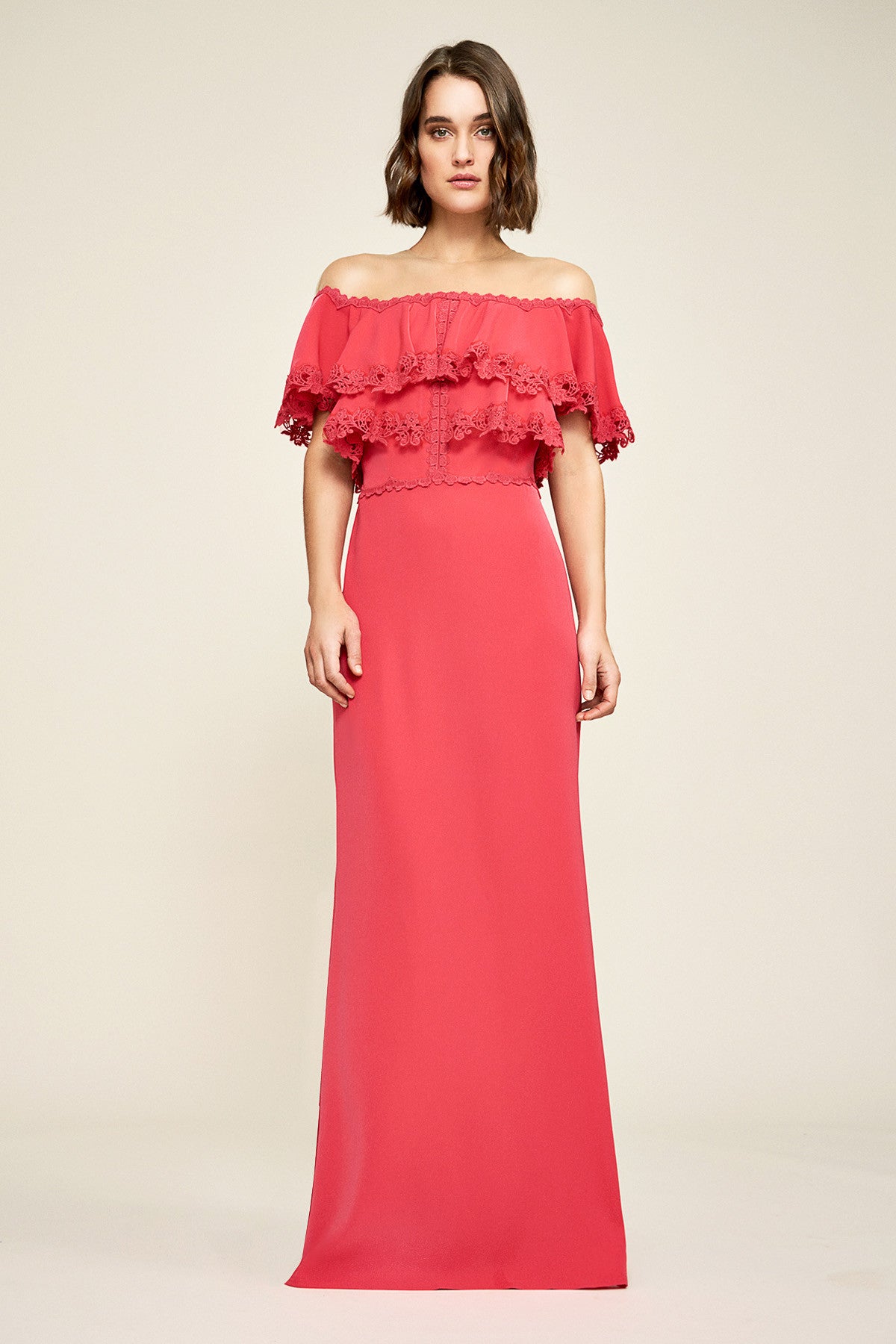 Vestido coral off-shoulder 18185 Tadashi Shoji